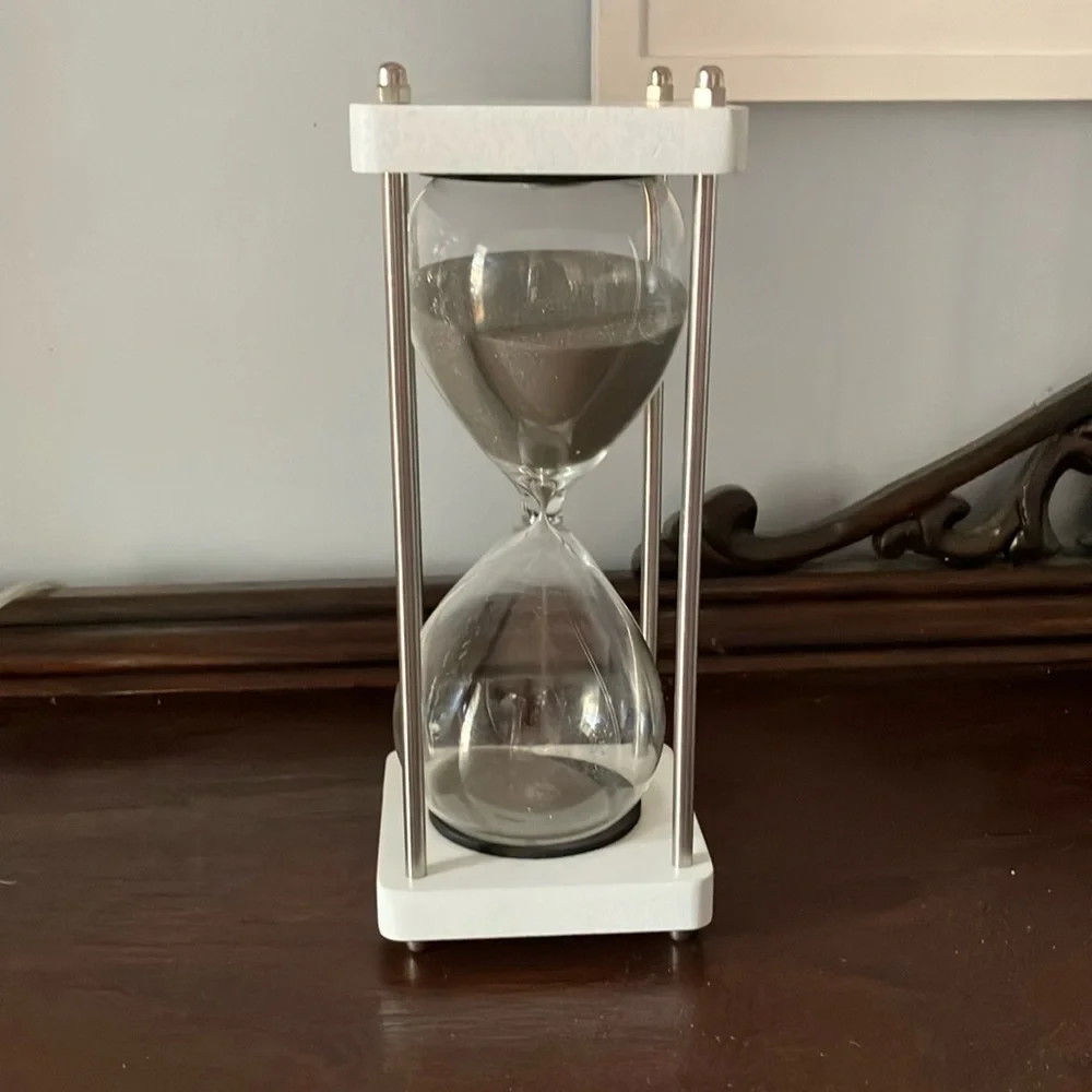 Decorative hour glass - Picture 1 of 3